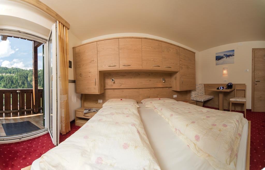 Kedul Lodge Santa Cristina Val Gardena Szoba fotó