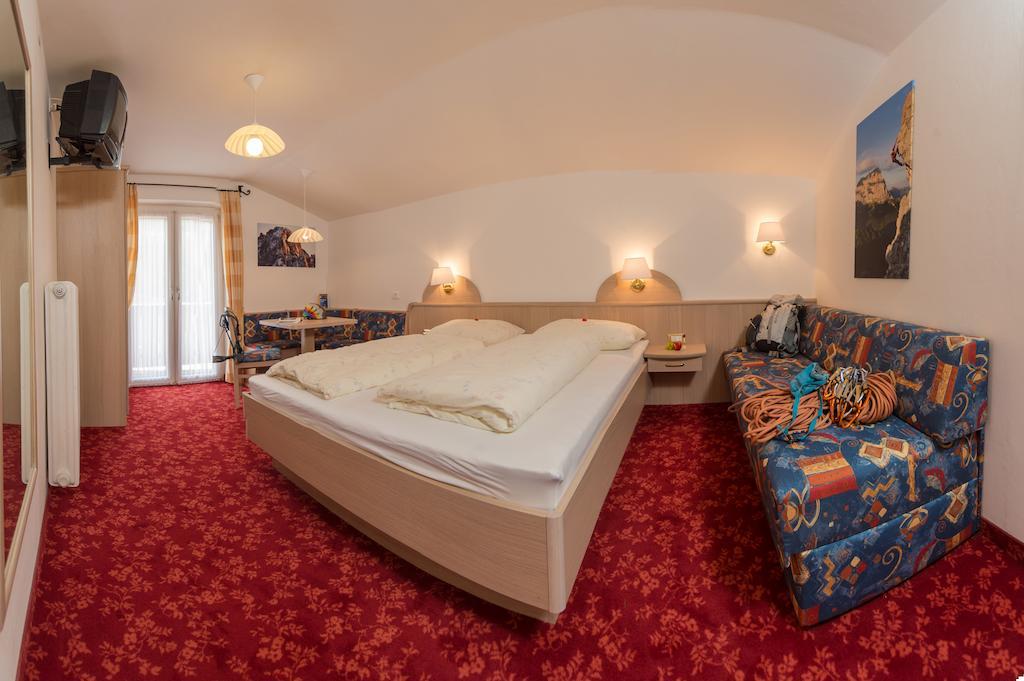 Kedul Lodge Santa Cristina Val Gardena Szoba fotó